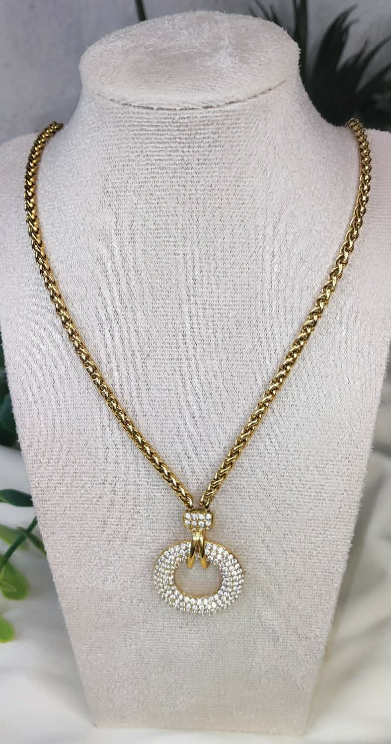Collier cercle chic et élegant