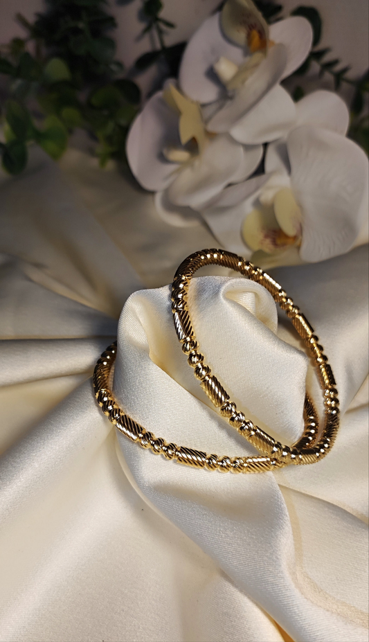 Deux bracelets en acier inoxydable